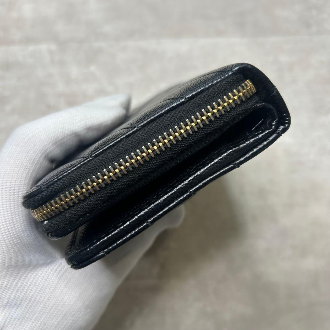 サンローランYSL ブラック 二つ折り財布 キルティング Vステッチ