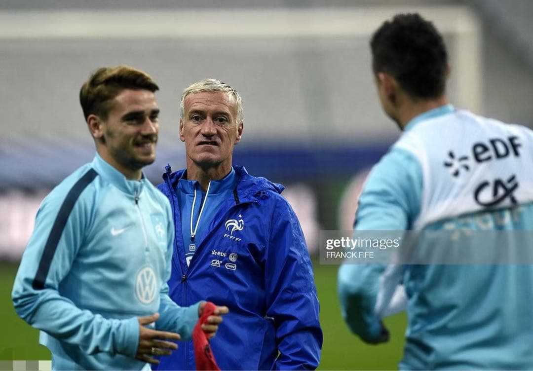 NIKE　サッカー　フランス代表カリム・ベンゼマ トレーニングトップ　ジャージ