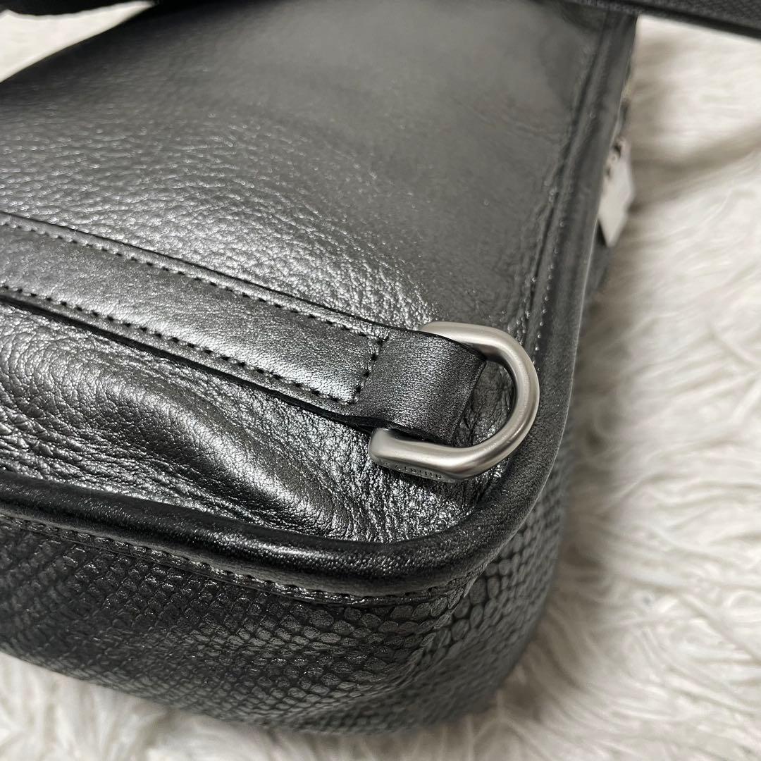 未使用✨️aniary アニアリ パイソン スネーク ボディバッグ シルバー