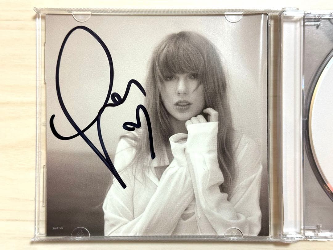 直筆サイン入り Taylor Swift TTPD 新品 輸入盤 CDアルバム
