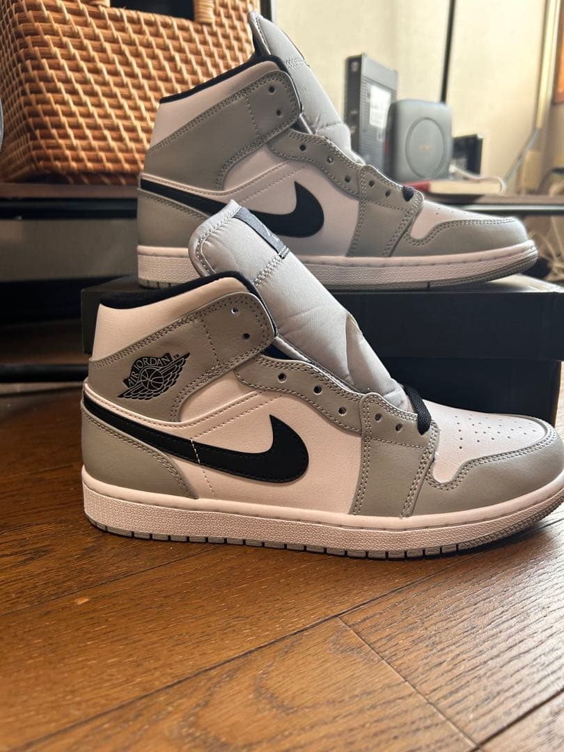 新品未使用　ナイキ エアジョーダン1 ミッドライトスモークグレー　26 UK7