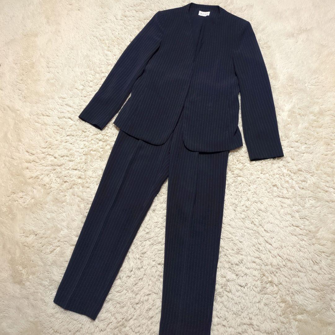 美品！PLST　ノーカラーパンツスーツセットアップ　M　2024年モデル　紺