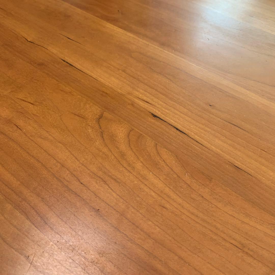 コーヒーテーブル　ローテーブル　チェリー材　収納棚付き