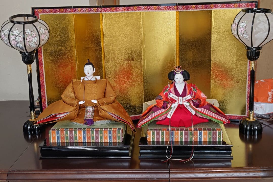 7段飾り全セット70万円の、お内裏さま、台座、屏風、木製大型雪洞