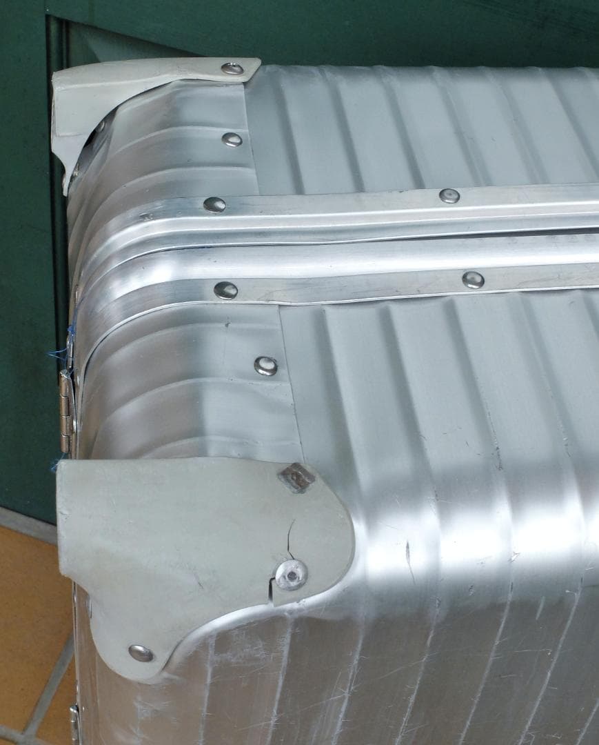 リモア 931.77『トパーズ』ジャンボ 2＋4輪プルタブ・ケース 104L