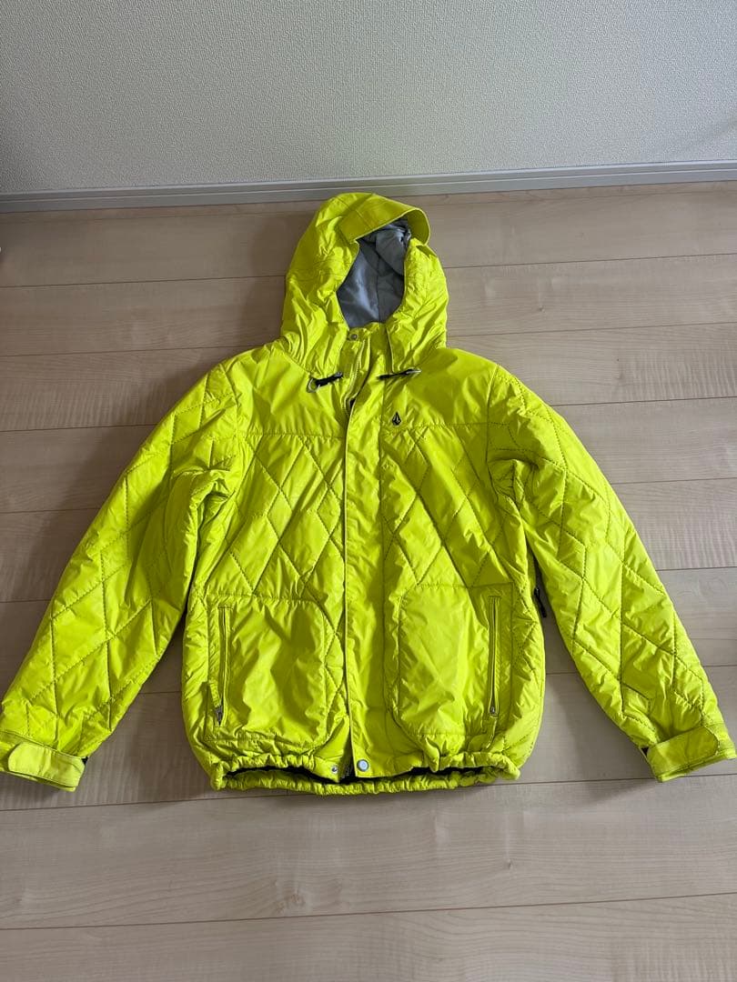 【VOLCOM 】スノーボードウェア　ネオンイエロー