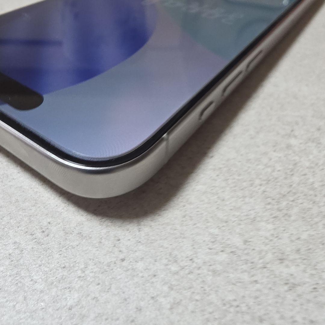 美品iPhone 15 Pro 256GBホワイトチタニウム Apple 携帯