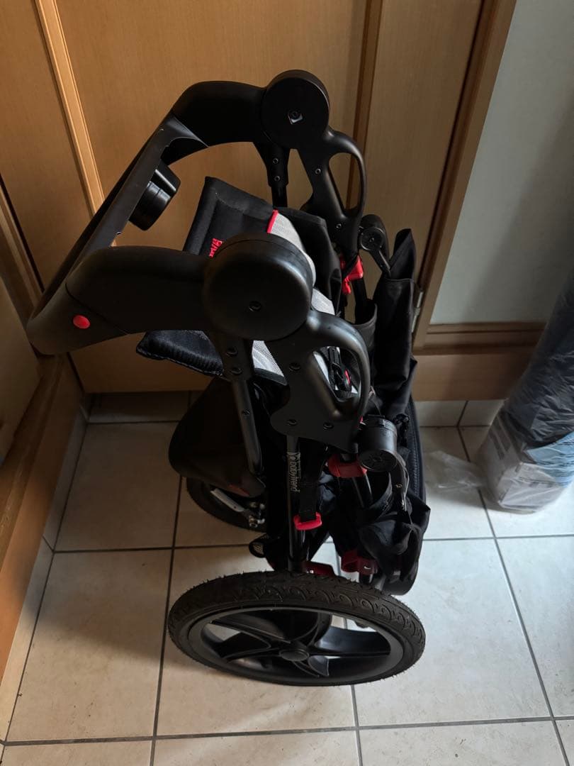 ジョギングベビーカー ブラック・レッド