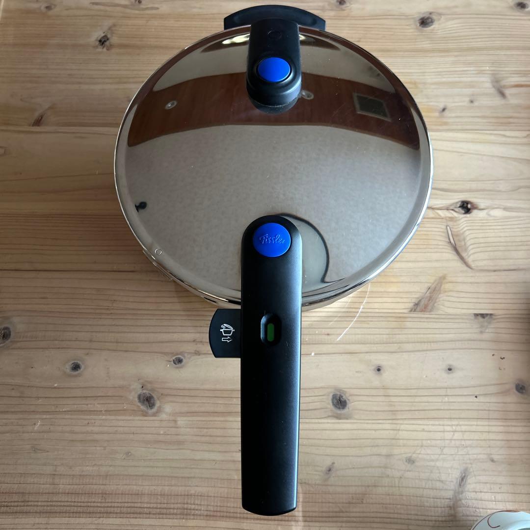 フィスラー圧力鍋　ビタクイック4．５リットル　美品