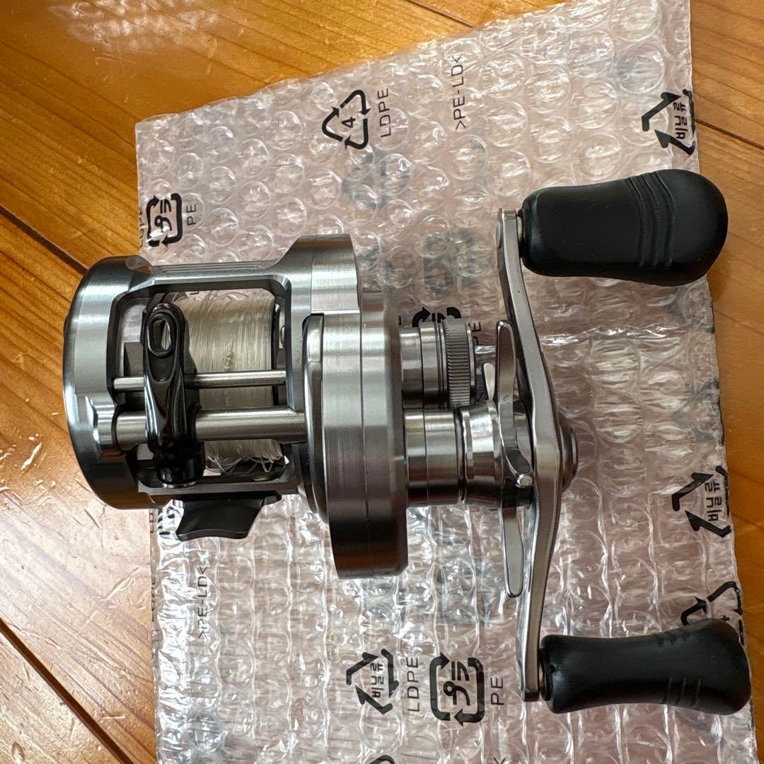 美品 SHIMANO カルカッタコンクエストDC 201HG ベイトリール