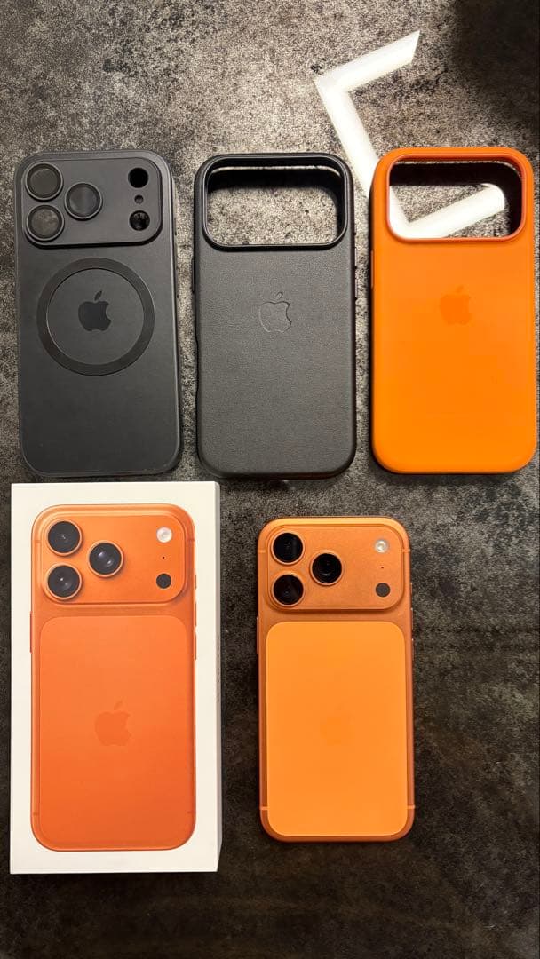 【美品】Apple iPhone17pro 256GB ケース付き