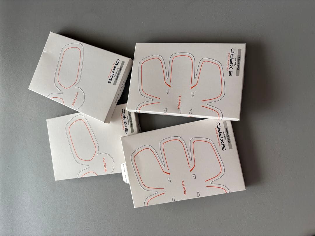 SIXPAD（シックスパッド）充電式 3点セット＋純正ジェルシート等 おまけ付き