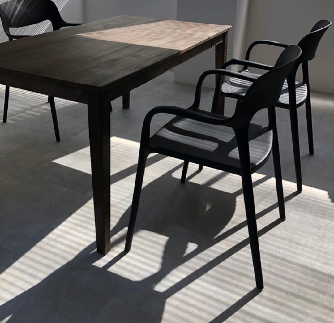 ブラック アーム付きダイニングチェア　ART OF BLACK 2脚セット