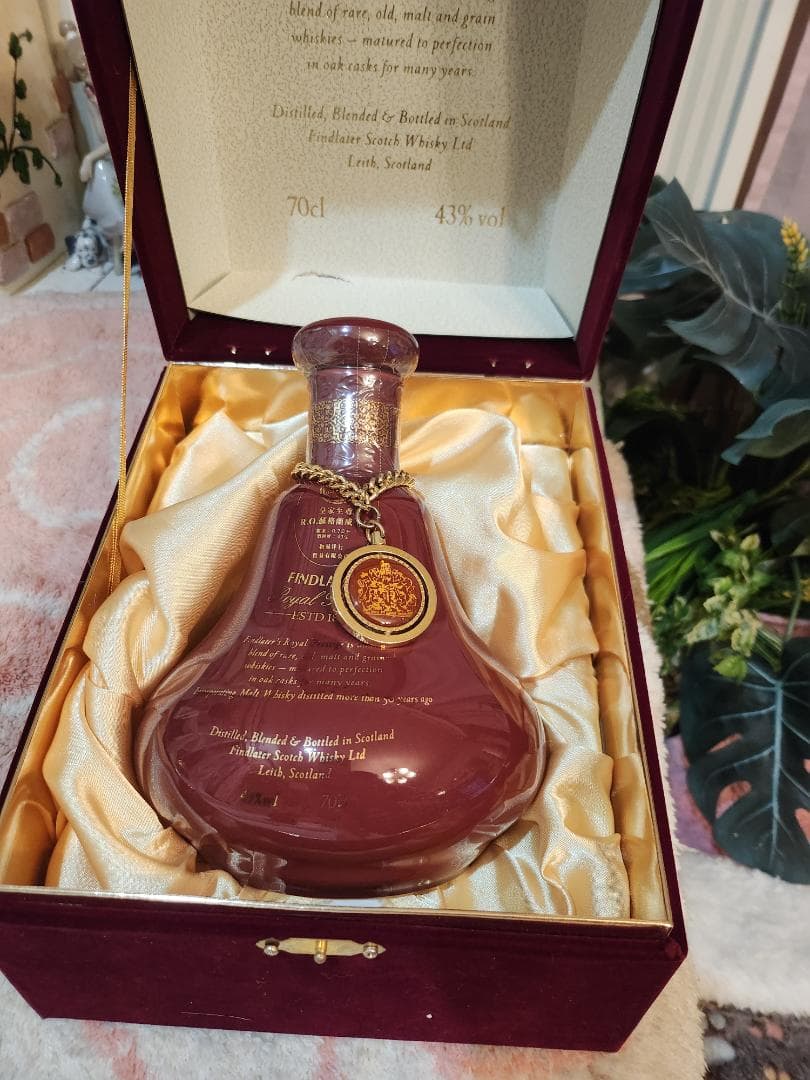 フィンドレイターズ、 ブレンダーウイスキー25年。赤陶器 オールドビンテージ