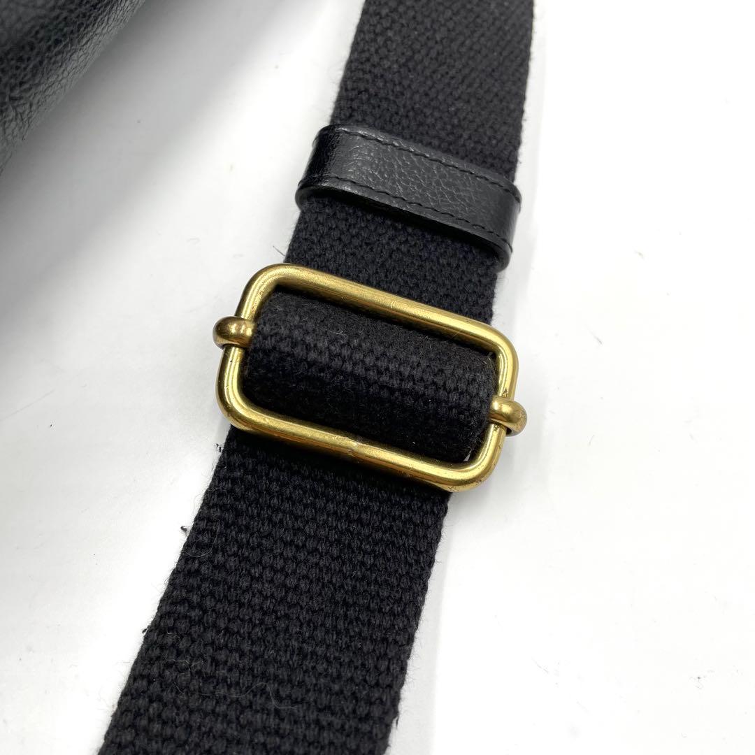 【極美品】イルビゾンテ　ボディバッグ　ロゴ型押し　ゴールド金具　レザー　黒