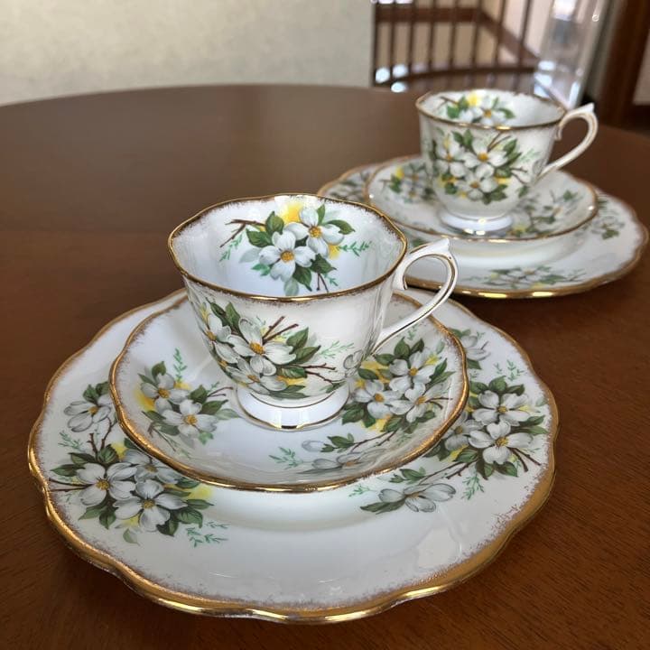 【レア美品】ロイヤルアルバート★白ハナミズキ★トリオ　ペア