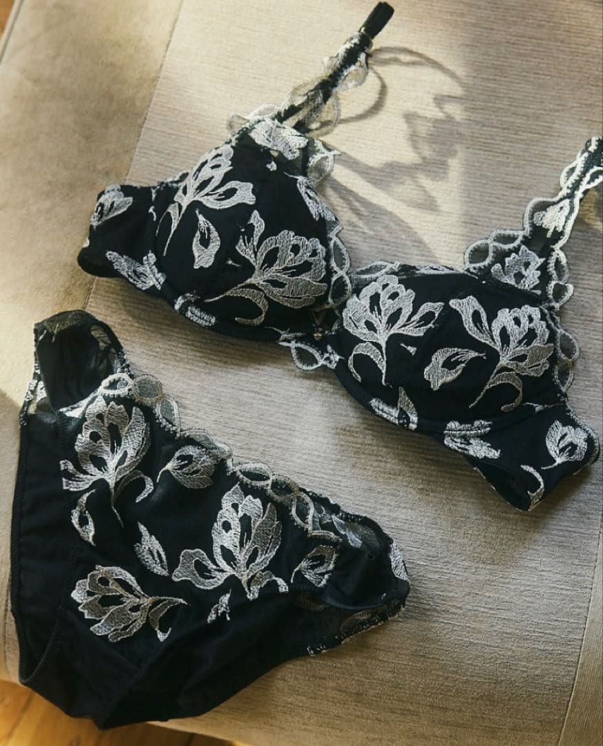 下着・アンダーウェア ROSIER Magnolia Tulle Lace Bra Set C70 M