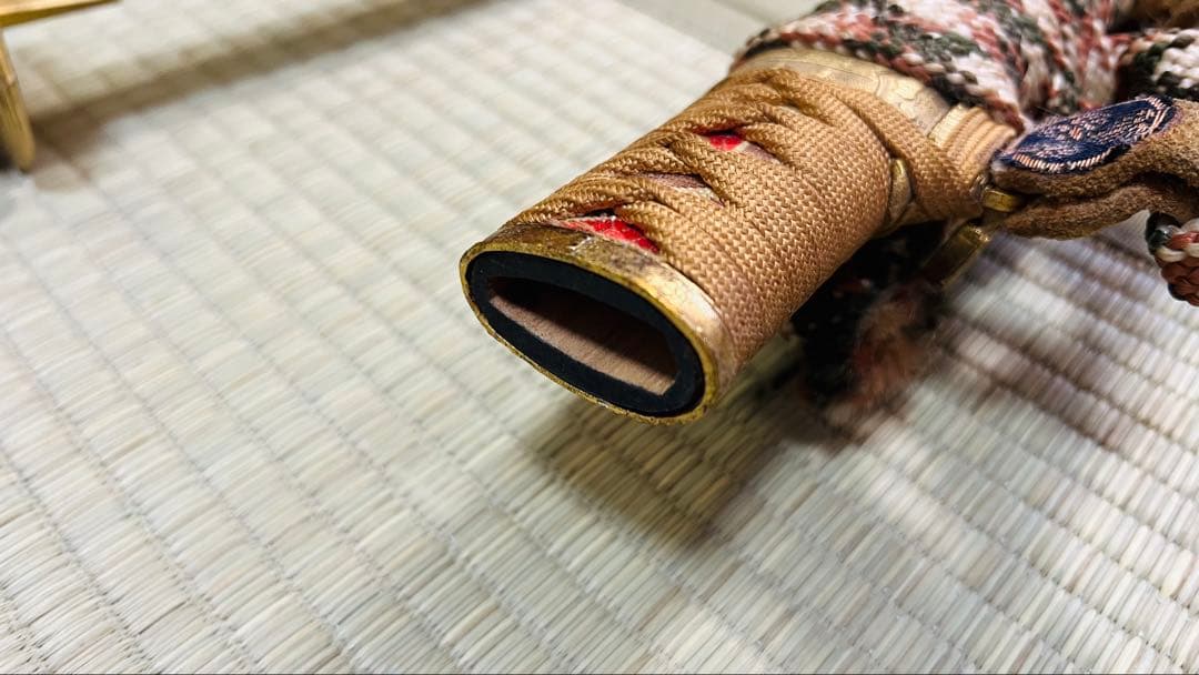 模造刀 太刀 桐家紋 梨子地塗り 龍目貫 陣太刀 やや難あり 250505-2