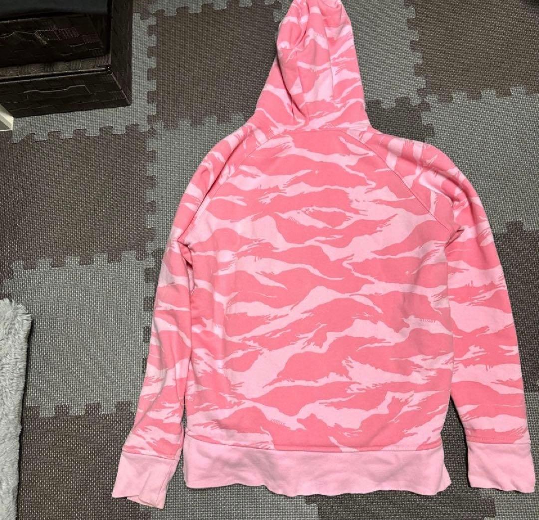 ステューシーカモフラパーカー