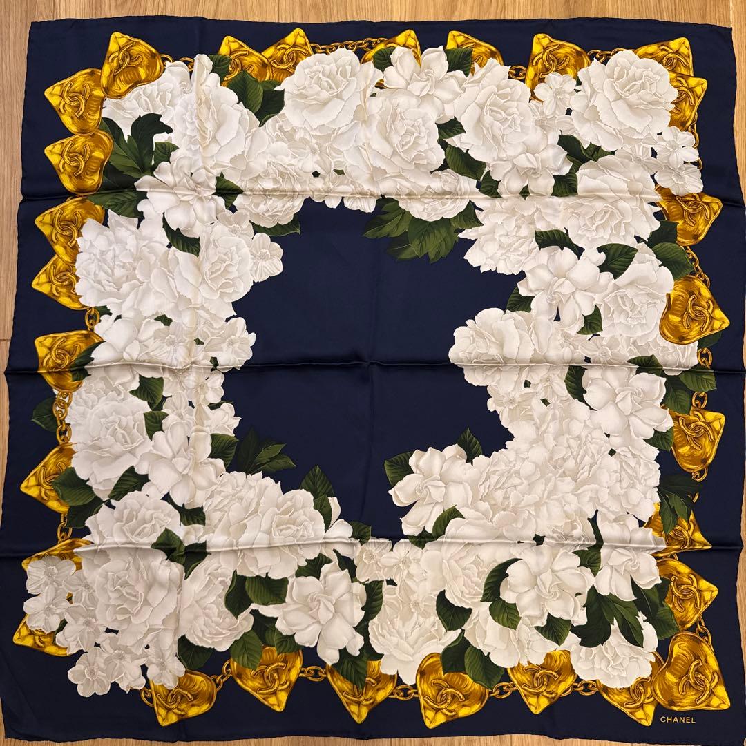 CHANEL シルクスカーフ 花柄 ネイビー