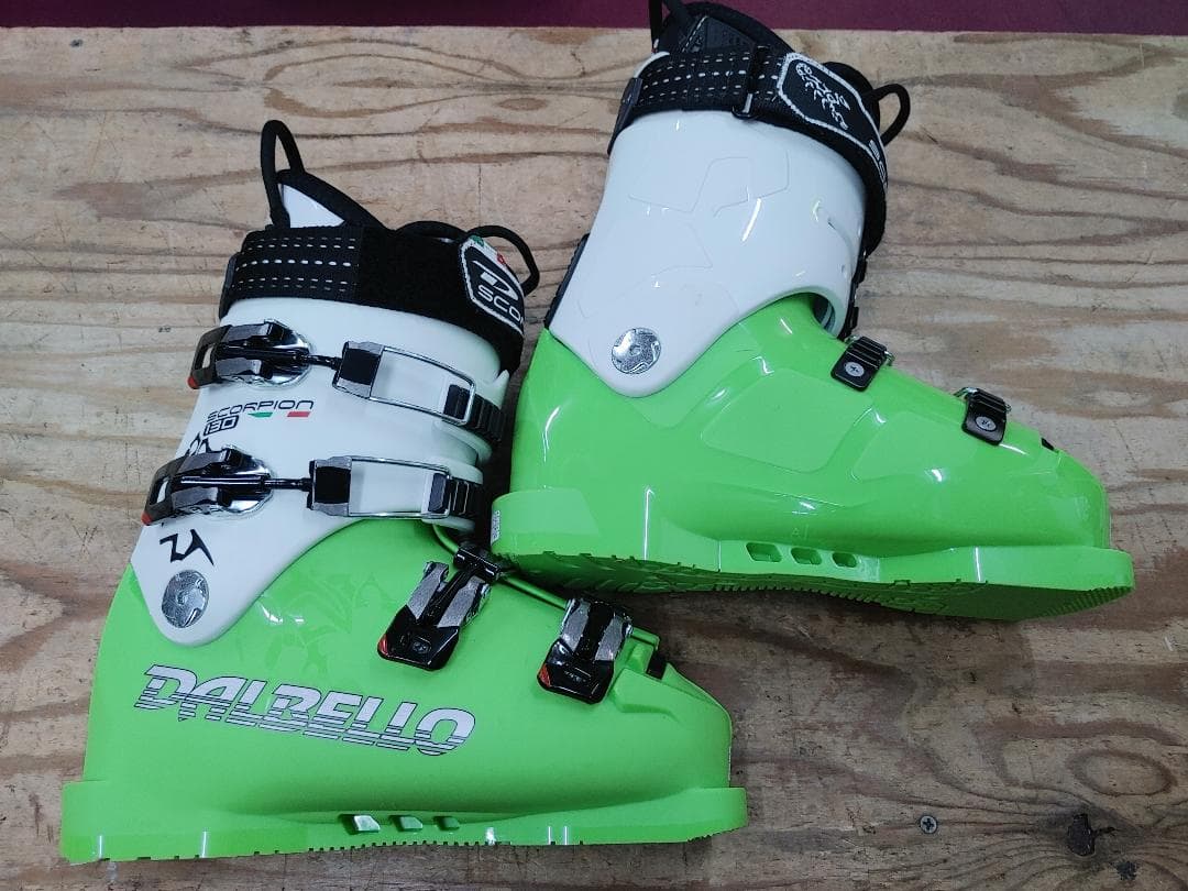 スキー 25-25.5 Dalbello Scorpion 130