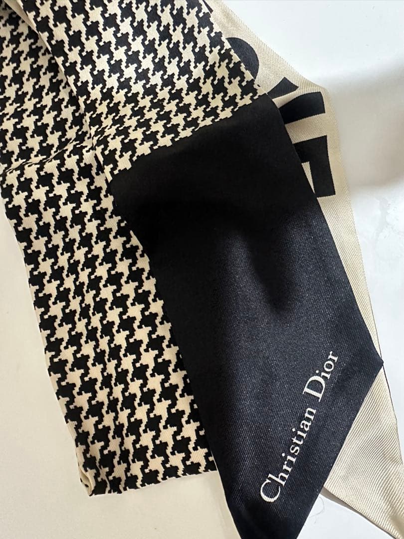 Dior シルク スカーフ　ミッツア