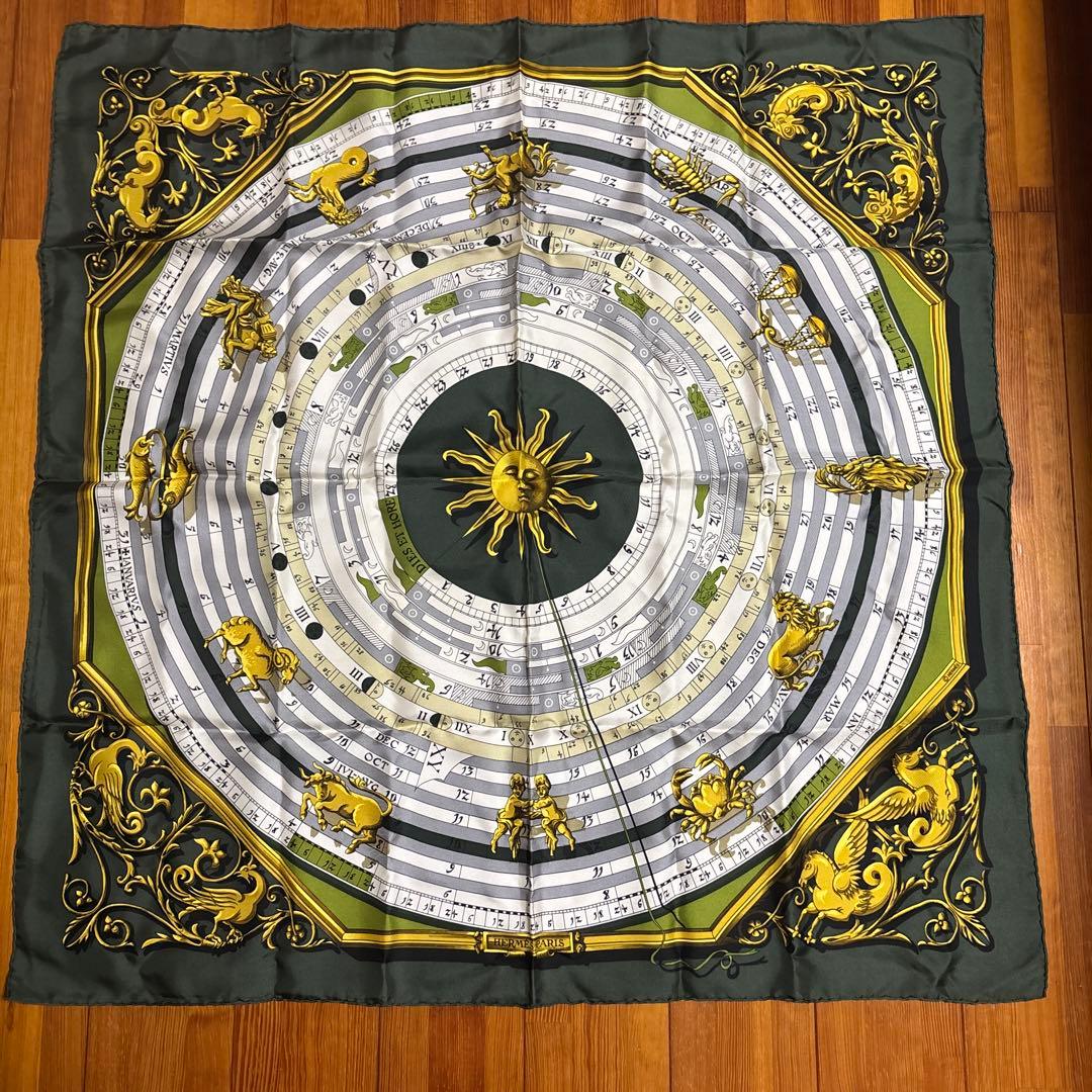 HERMÈS 天文図デザイン スカーフ