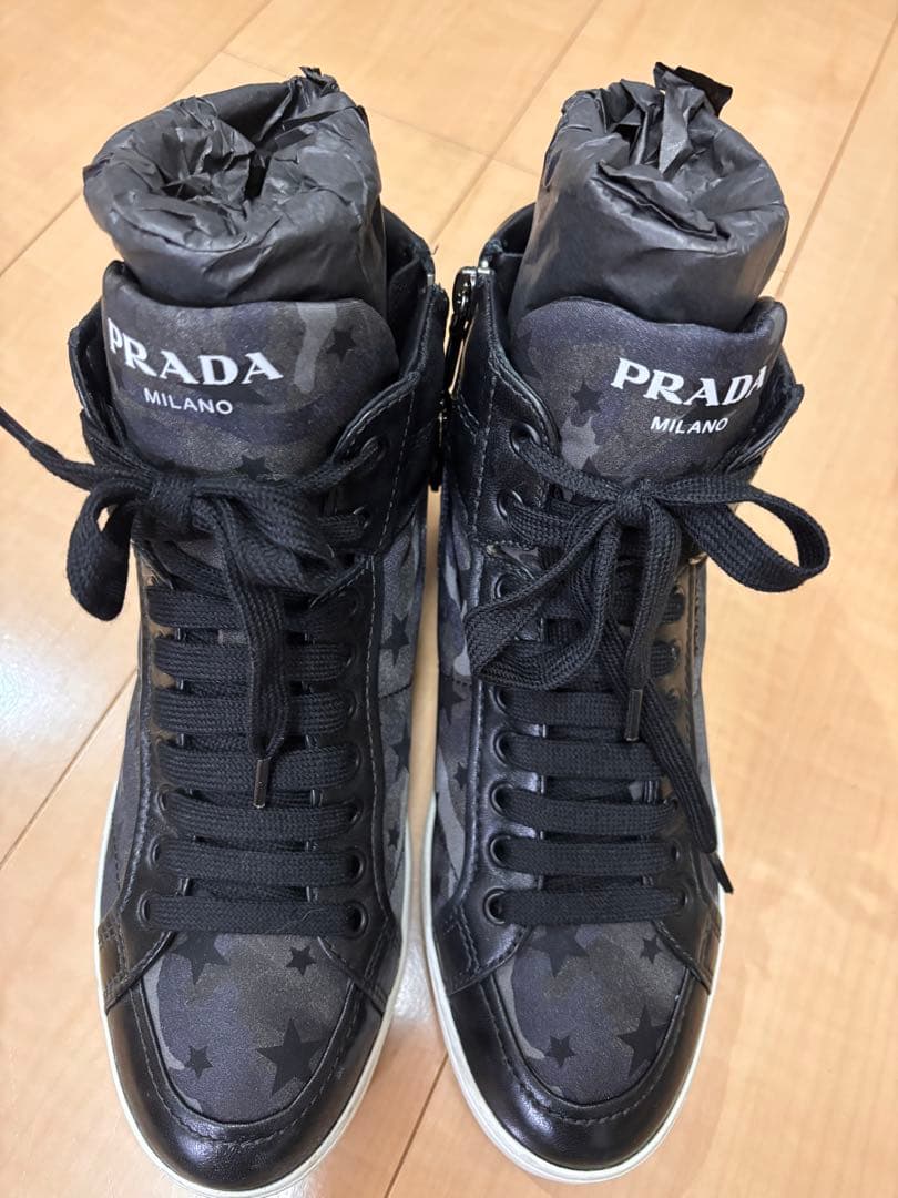 PRADA ブラック 星柄 ハイカットスニーカー SIZE37