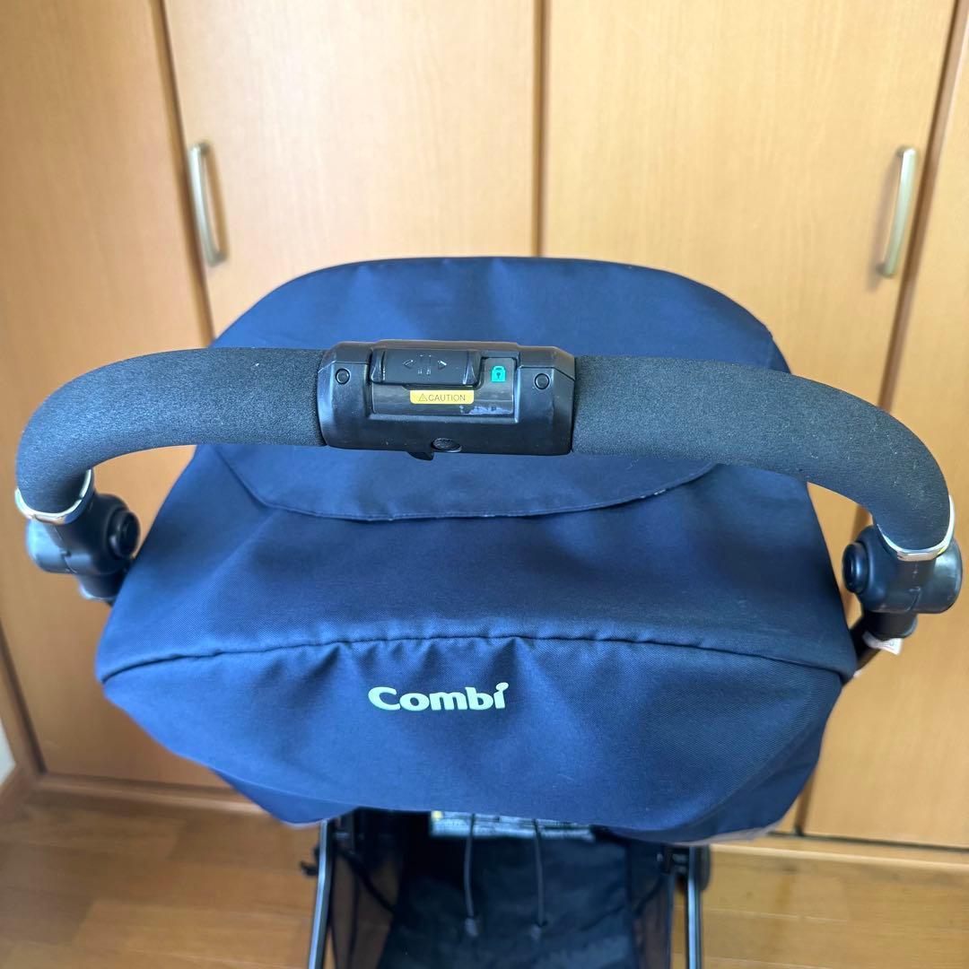 【美品】コンビ スゴカルα　4キャス エッグショック 　コンパクト ネイビー