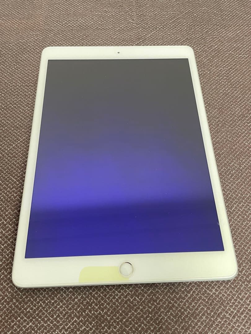 (本体のみ)iPad第8世代 32GB SIMフリー シルバー