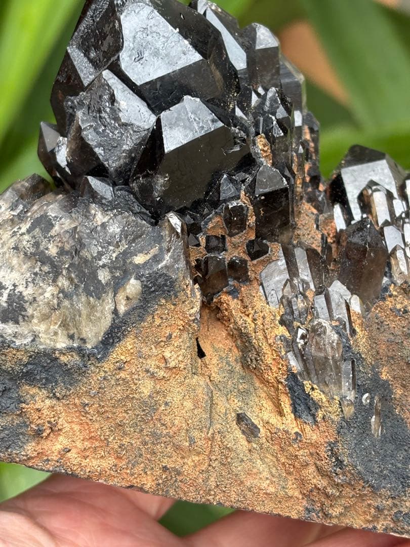 モリオン　黒水晶　キャンドルクォーツ　クラスター 893g 姿が美しい　天然石