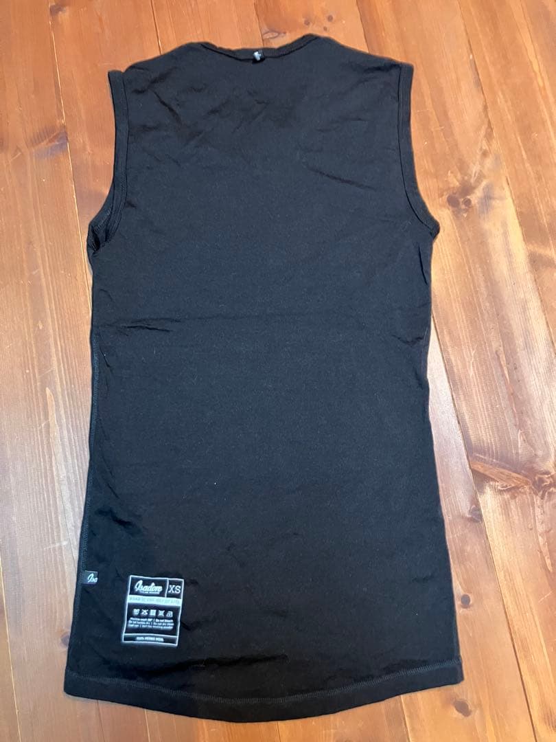 Isadore XS スリーブレスベースレイヤー 100%メリノウール