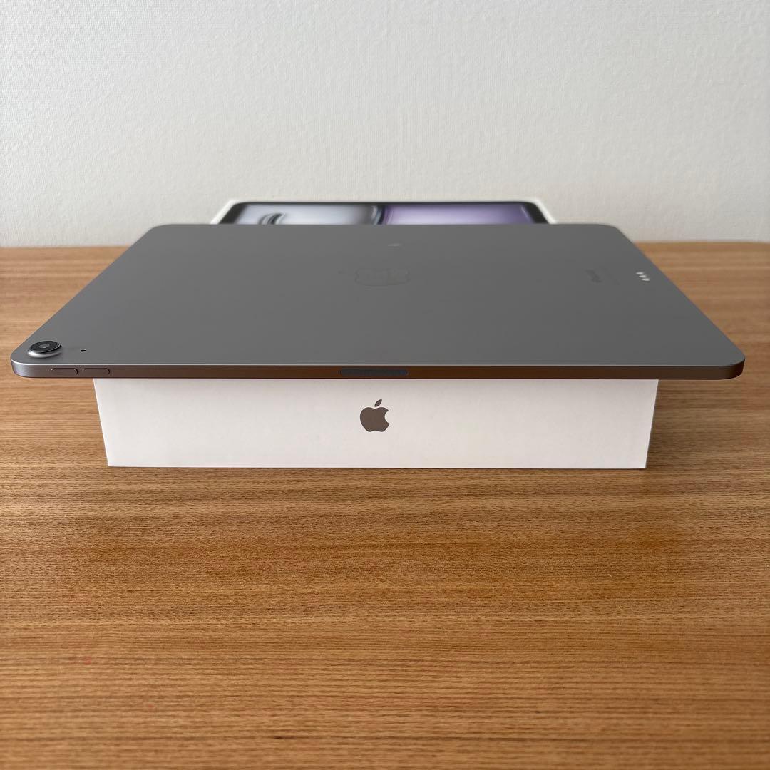 Apple iPad Air M2 128GBスペースグレー 本体 純正カバー付