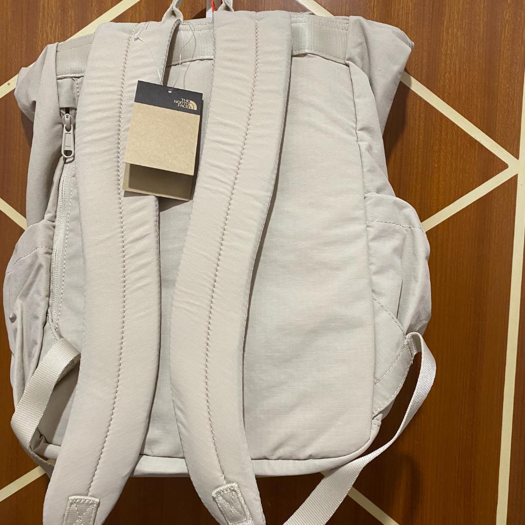 ザノースフェイス ウィメンズ ブリーズ バックパック ベージュ　NM2DR19B