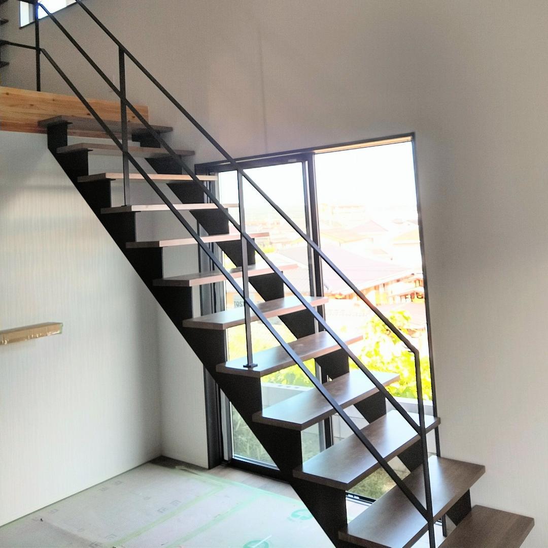 アイアン階段　スケルトン階段　鉄骨階段　オーダー製作いたします！