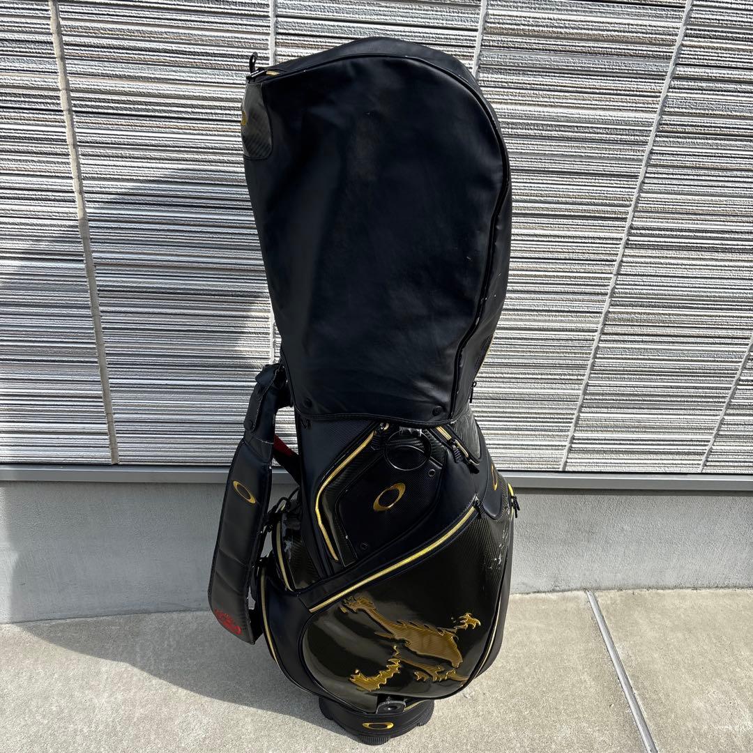 オークリー スカル キャディバッグ ブラックxゴールド　大容量