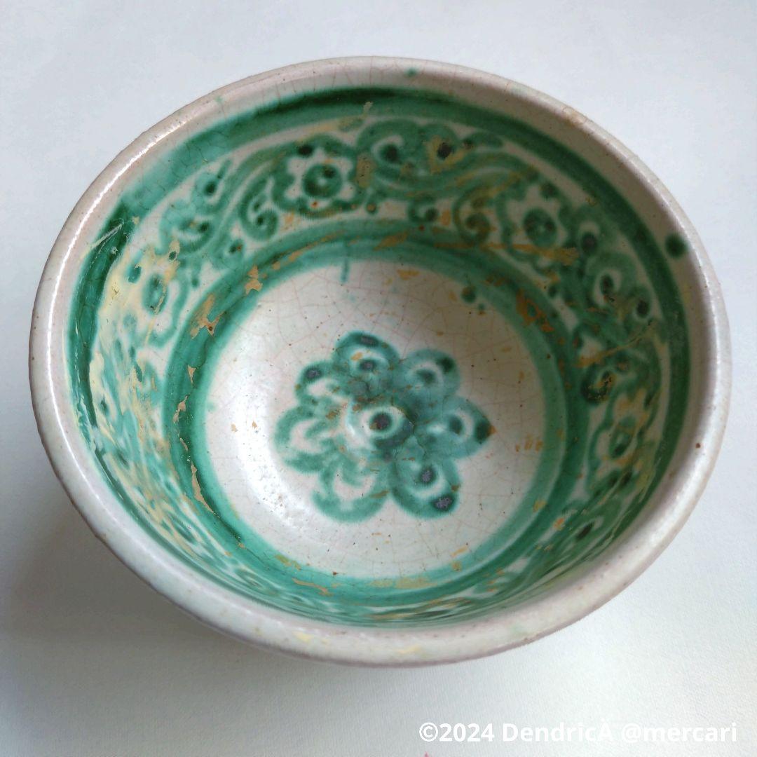 白釉緑彩碗①　ミャンマー　アジアアンティーク　小花彩　茶碗