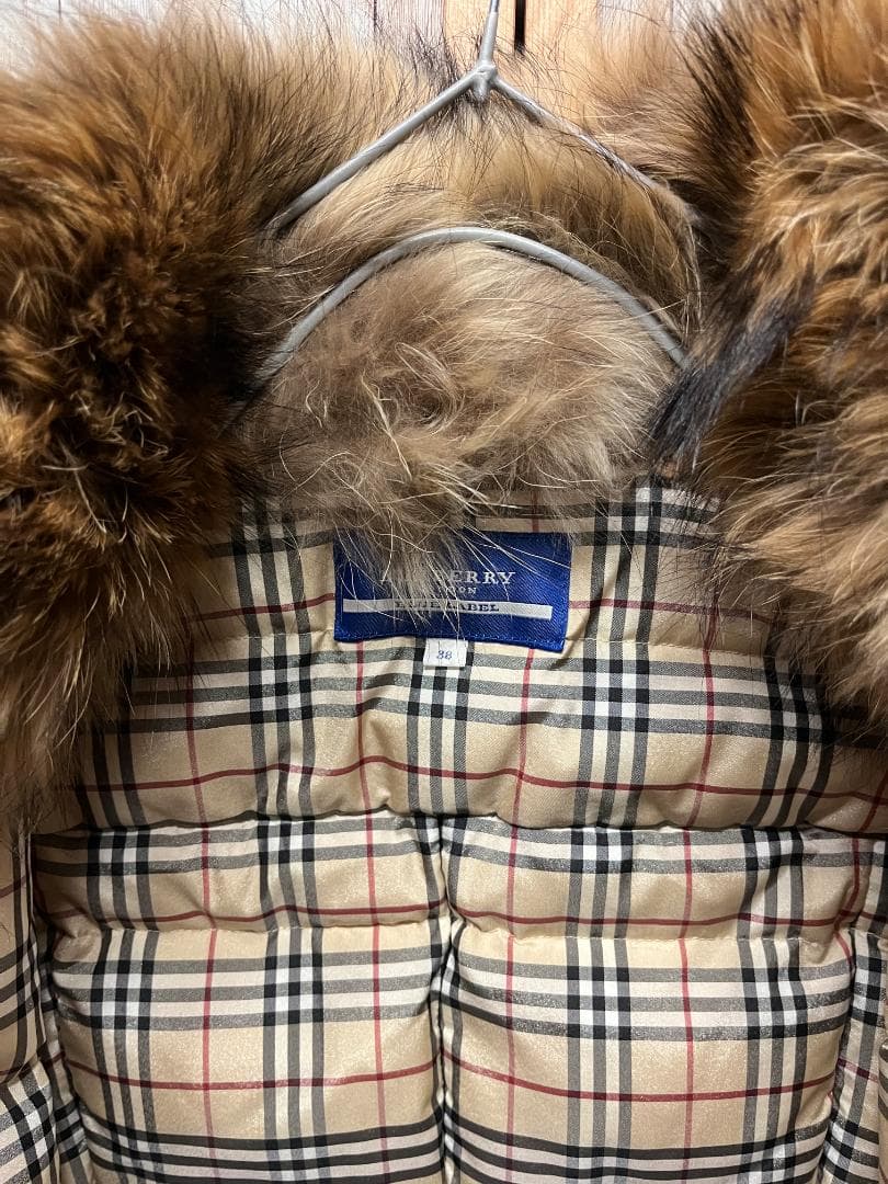 BURBERRY BLUE LABEL リアルファー(ラクーン) ダウンベスト