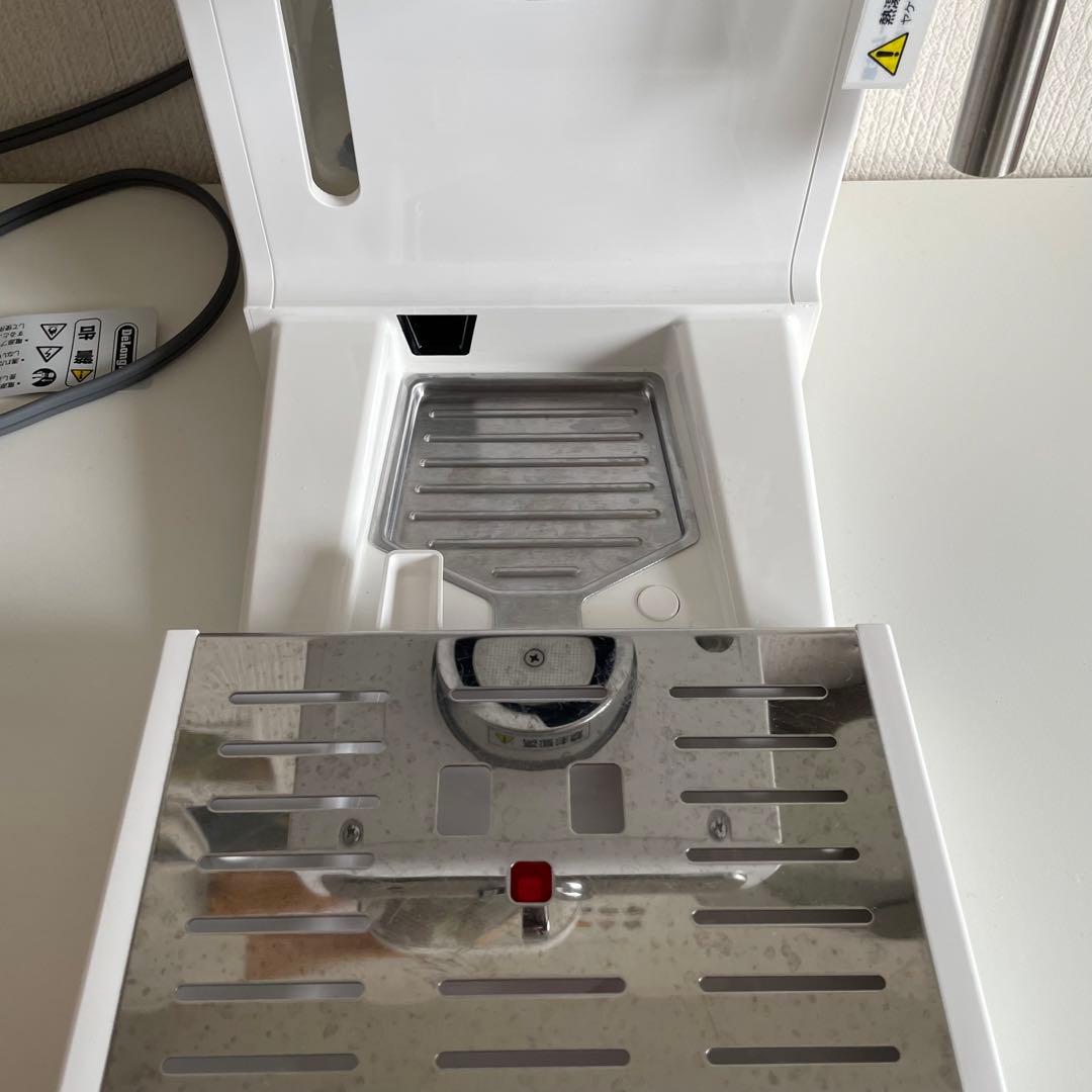 デロンギ　エスプレッソマシンECP3220J 白