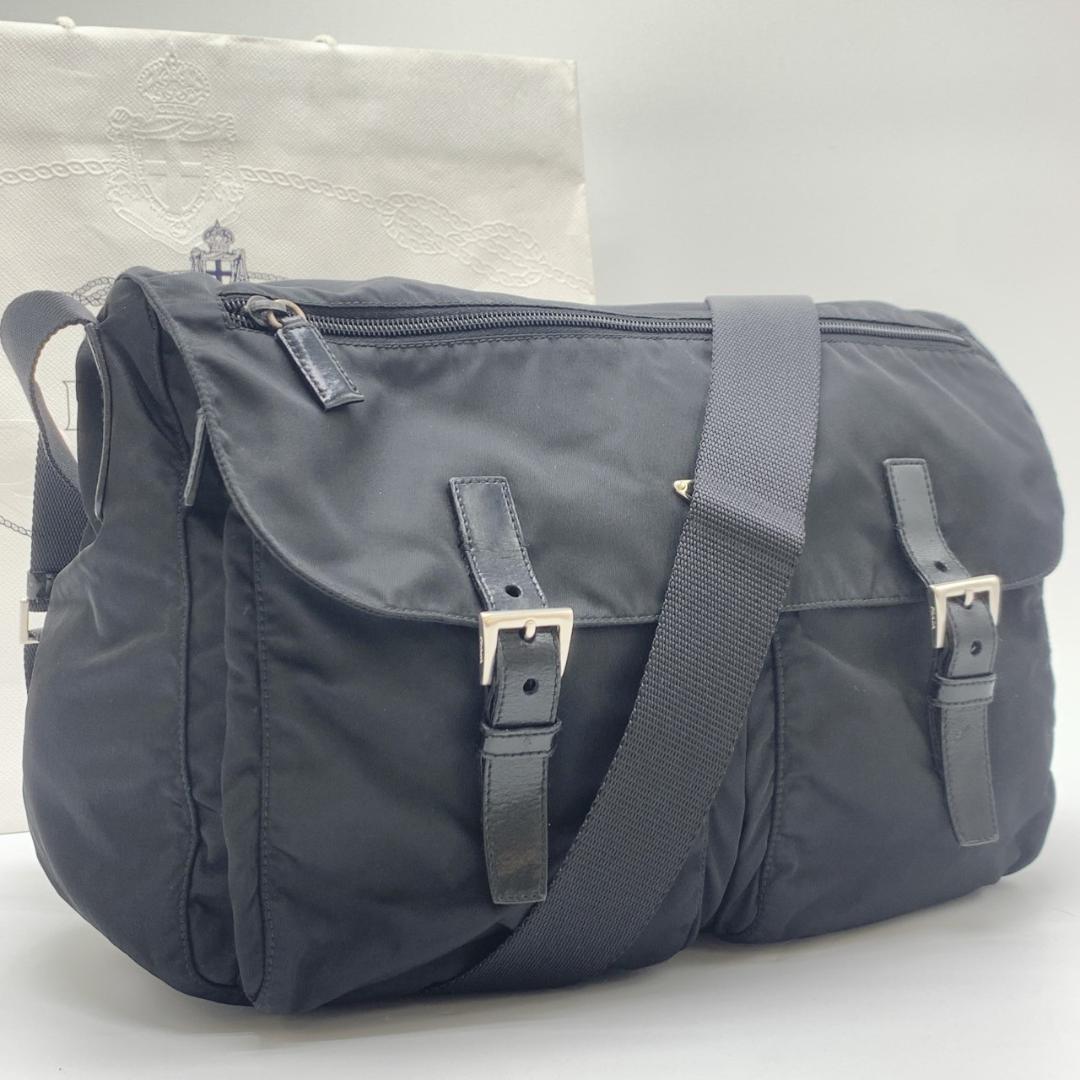 プラダ テスートナイロン レザー メッセンジャー ショルダーバッグ A4収納可能