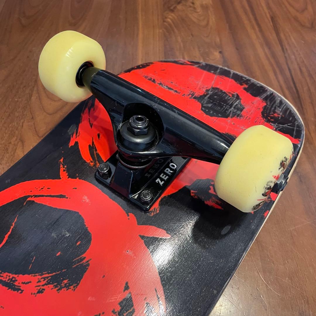 ZERO ゼロ　スケートボード　スケボー　コンプリート　7.75