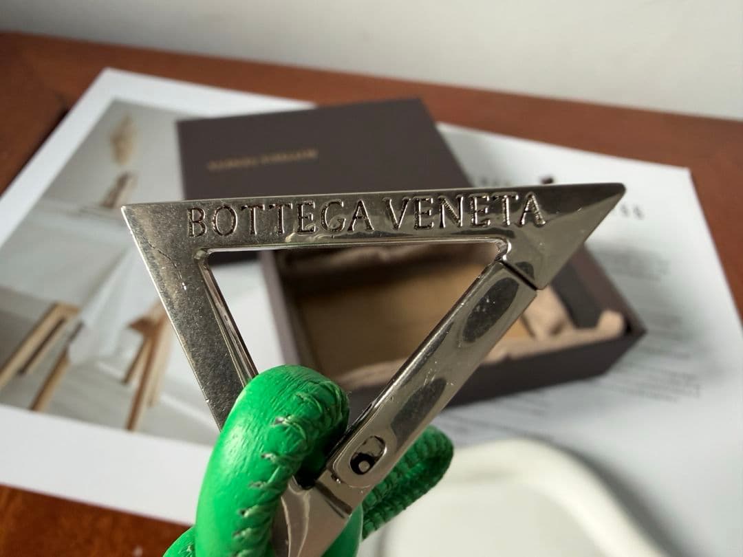 BOTTEGA VENETA レザー ノット キーリング（グリーン）