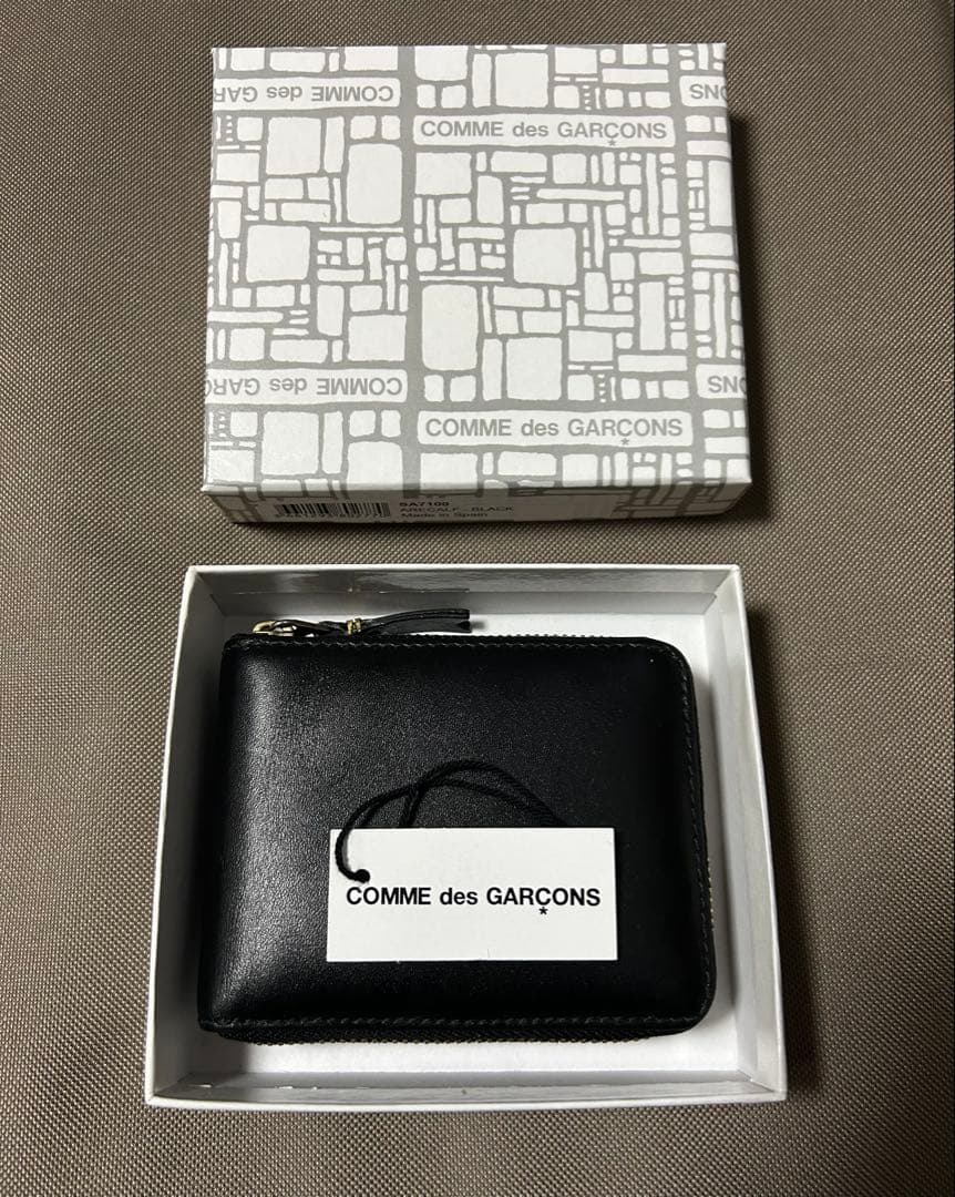 COMME des GARÇONS ブラック二つ折り財布