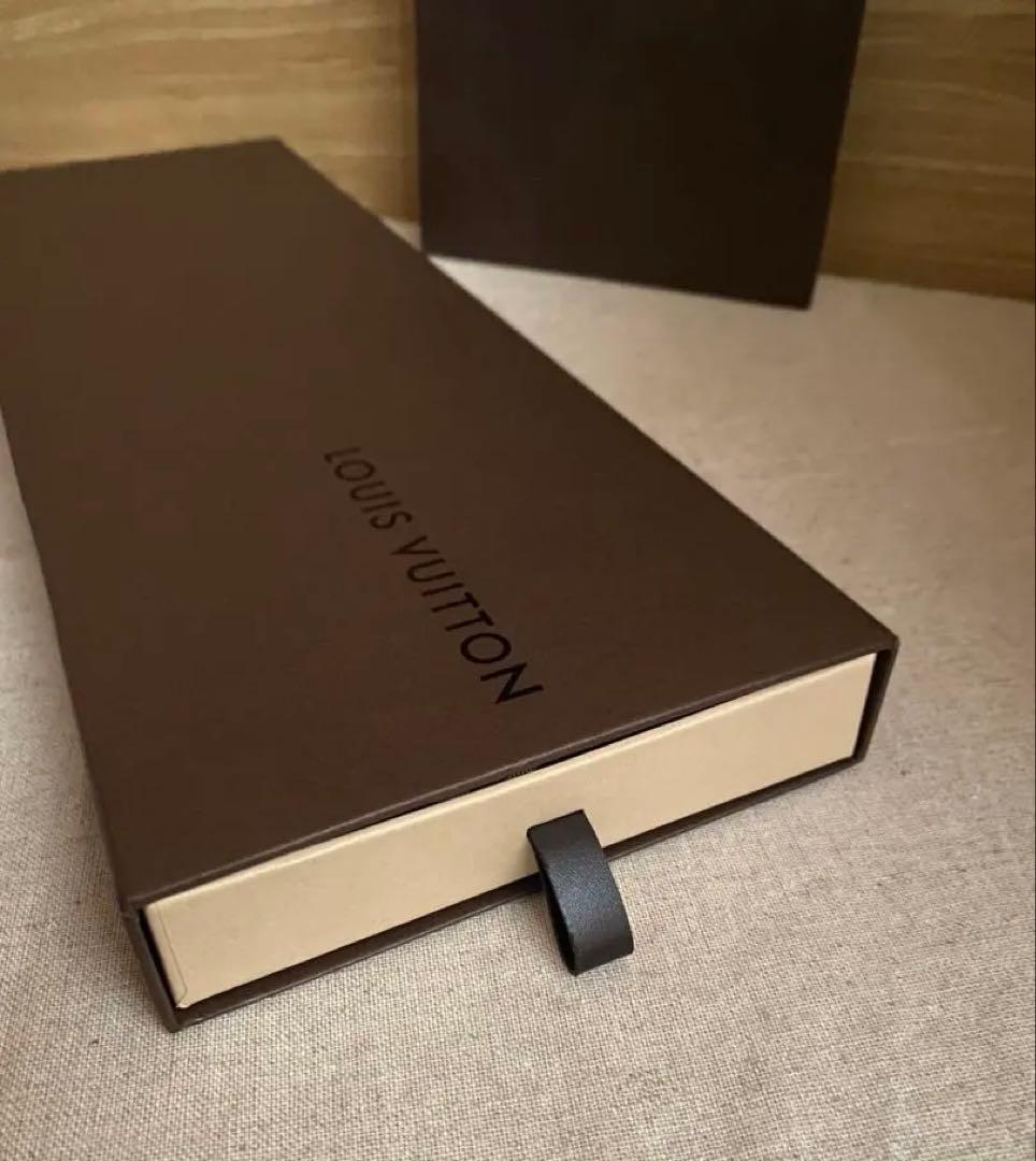 【美品】LOUIS VUITTONモノグラム スターチェック柄 シルクネクタイ