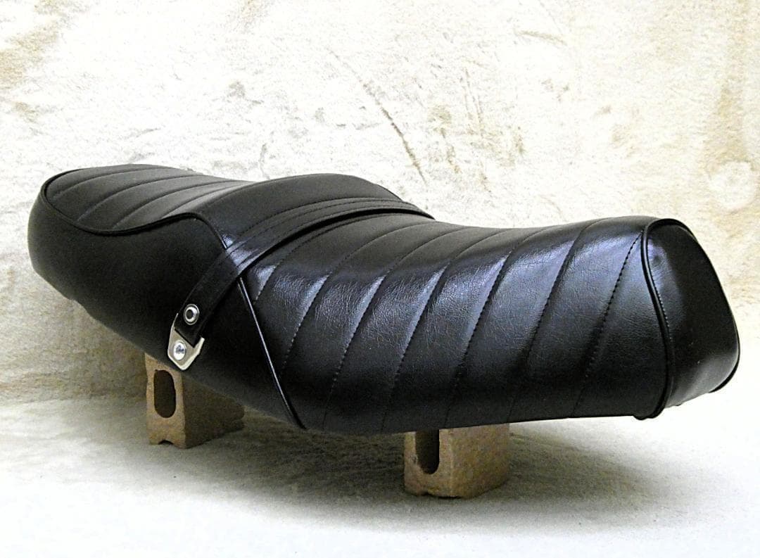 アドレスV125 黒皮 タックロールシート