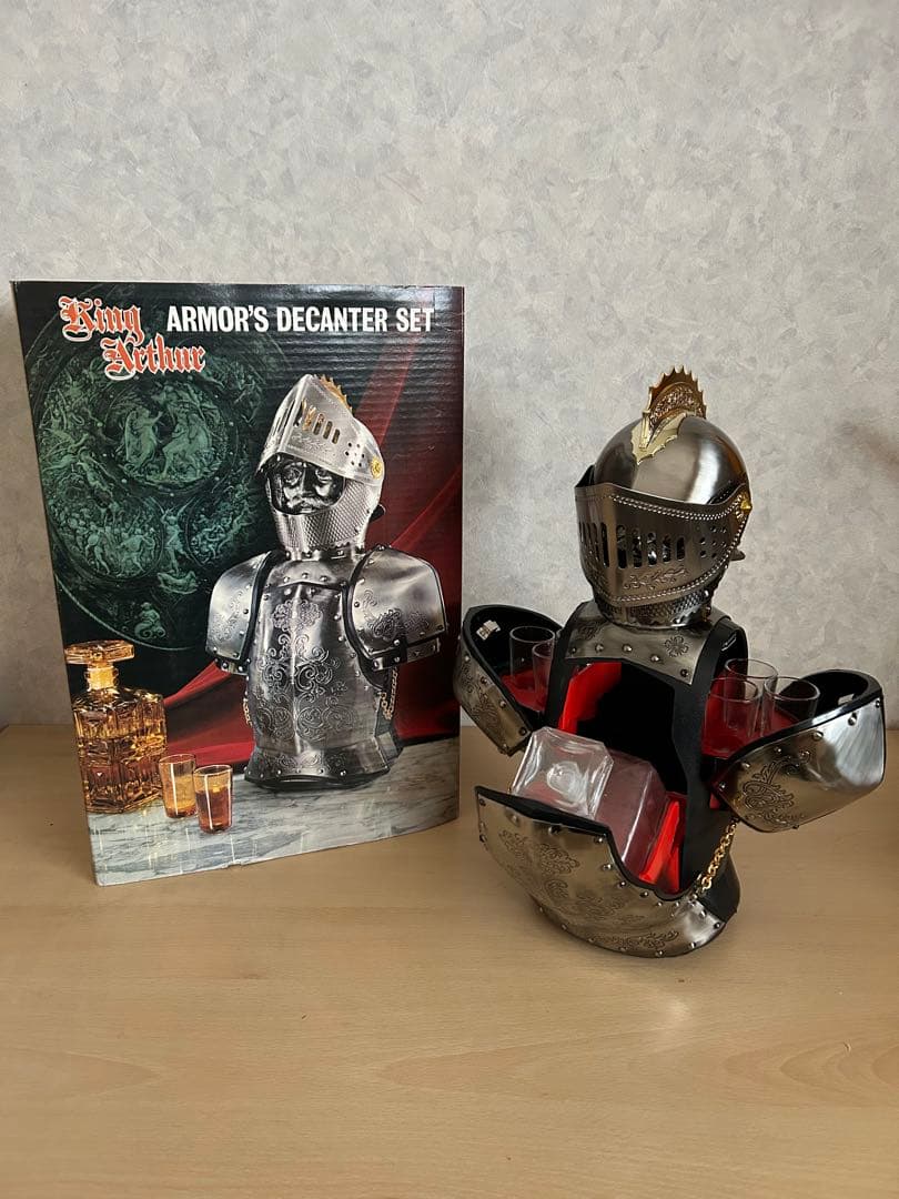 King Arthur ARMOR'S DECANTER SET 鎧 甲冑