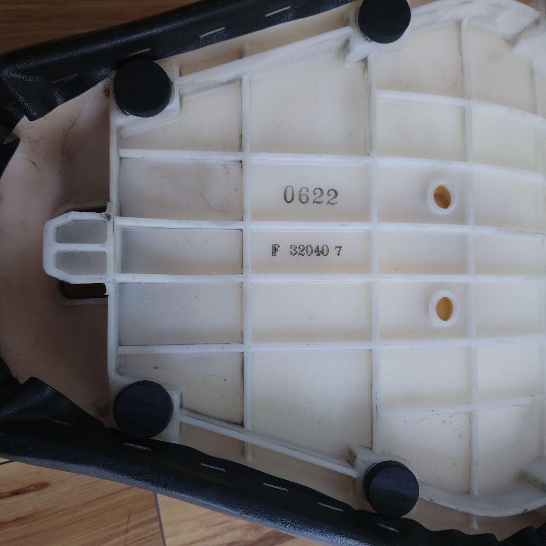 カワサキ　w800 ストリート　純正シート