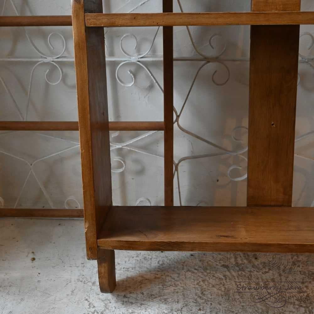 L3705-257 英国アンティーク パイン シェルフ 食器棚 棚 本棚 壁掛け