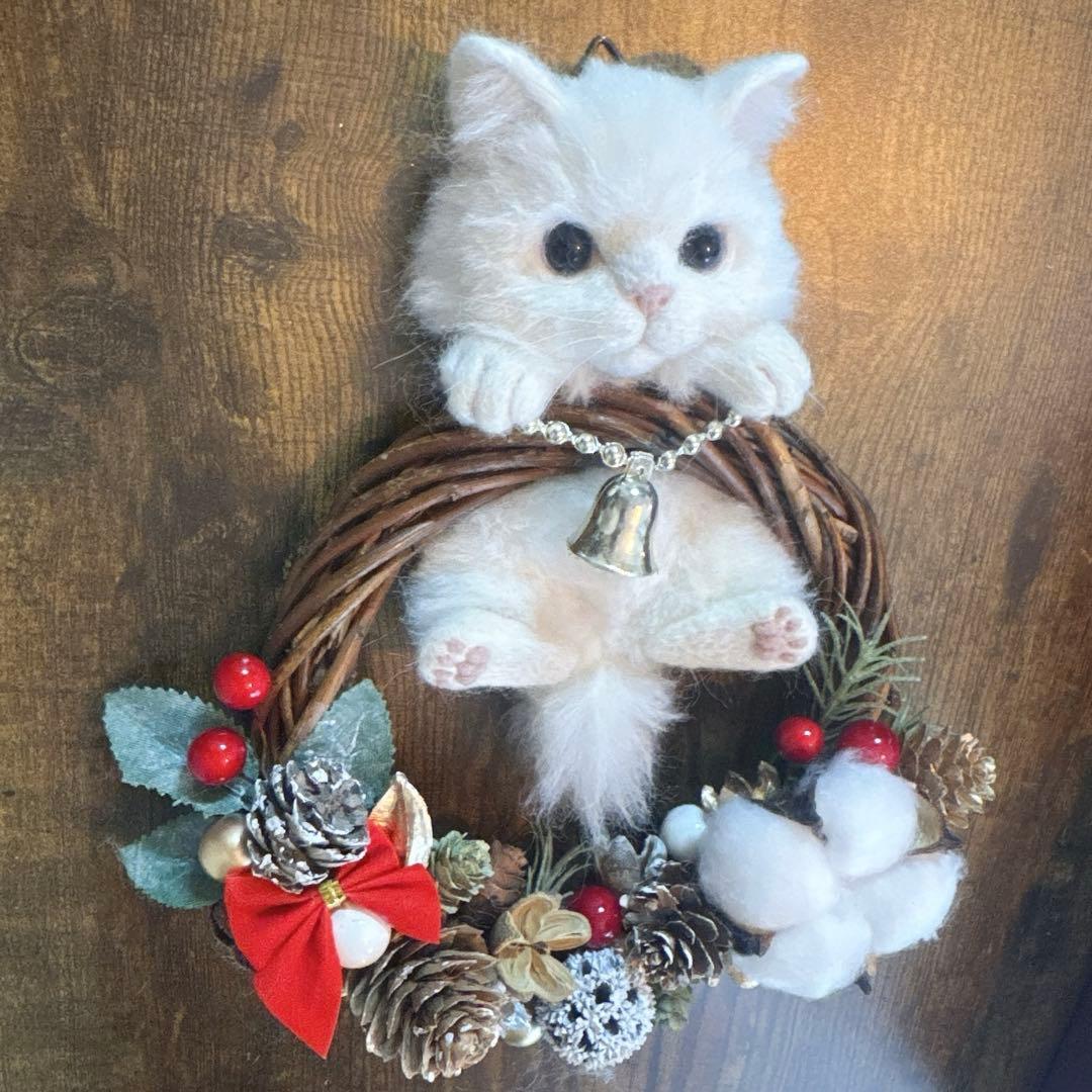 羊毛フェルト 猫 白猫リース