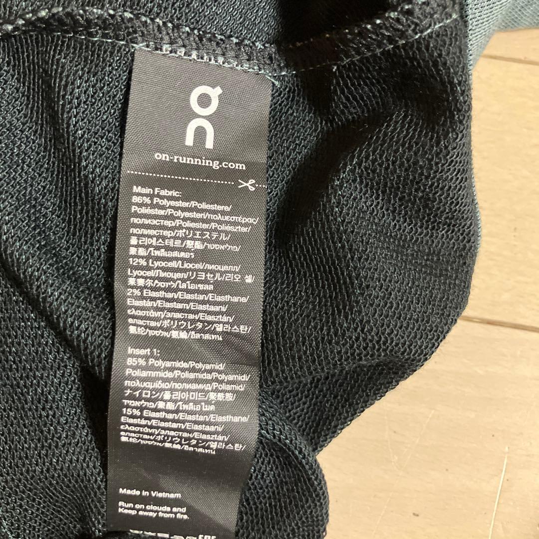 新品未使用　ON レディスパーカーXSサイズ